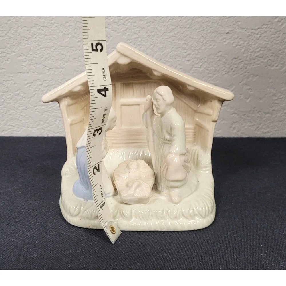 Vintage 1980s/90s Giftco Inc. Single-piece Porcelain Nativity Scene Figurine